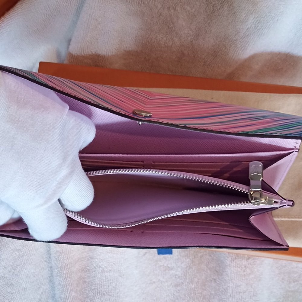 🩷🩵PRISTINE Ltd Ed LV Tropical Epi Sarah Long Wallet (w/ Box, Dust Bag & Chain) - Picture 11 of 12